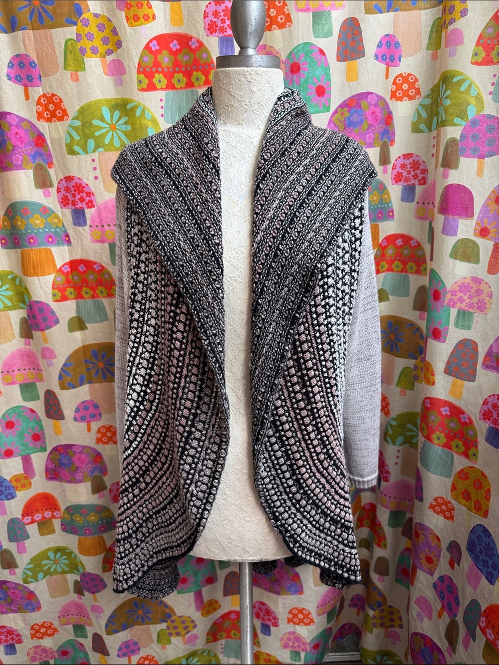 Dor Dor Open Front Sweater. Medium